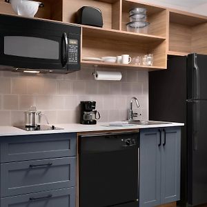 King Studio Suite